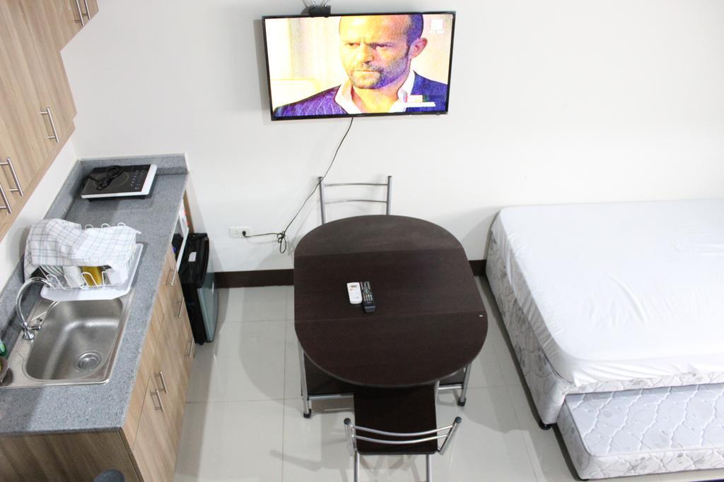Feel Great Stay Condotels - San Marino Cebu Ngoại thất bức ảnh